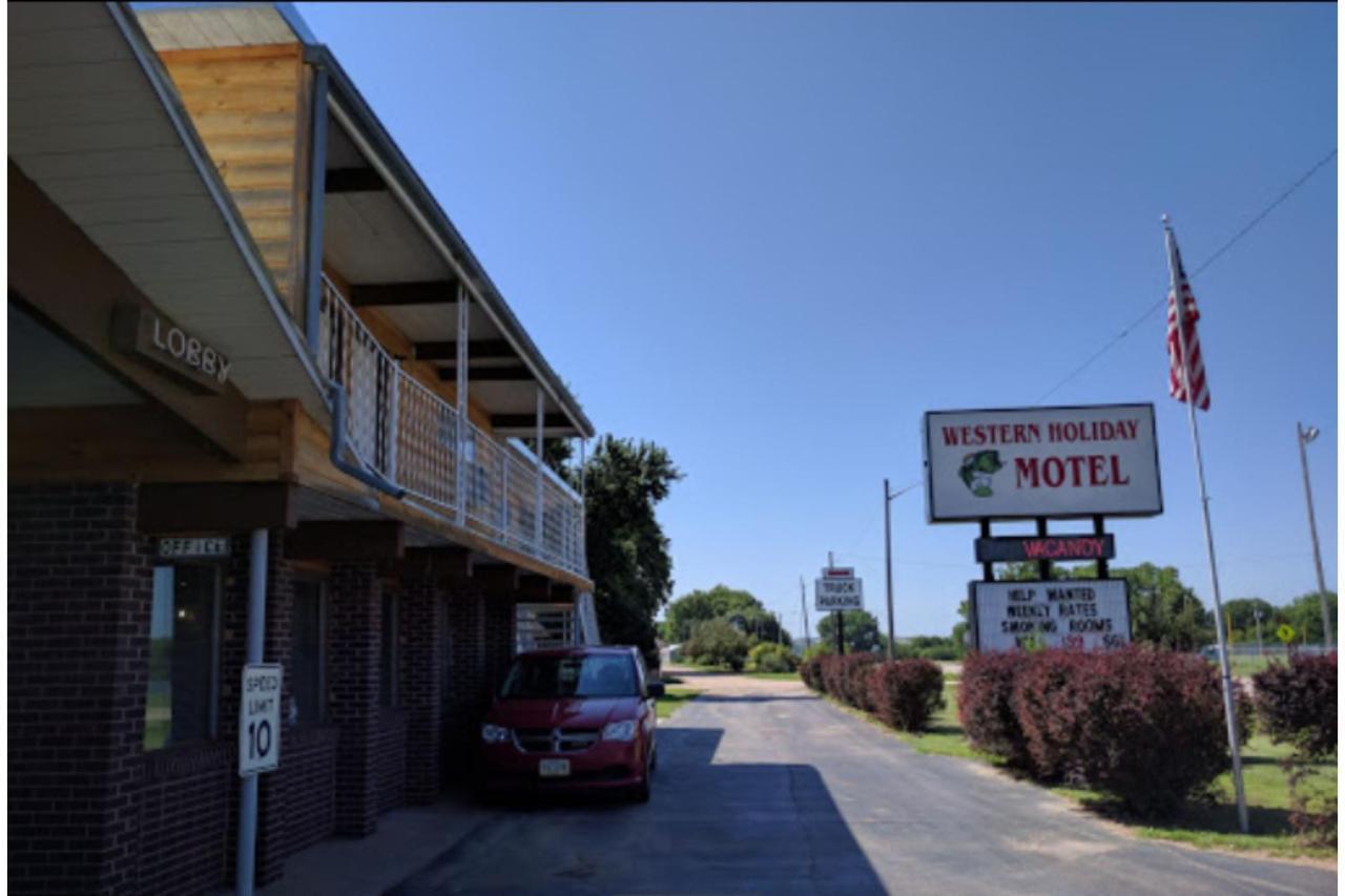 Love Hotels Western Holiday By Oyo At Harlan Lake Ne Alma Exterior photo